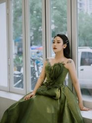 点击看大图 -LOVINA洛维娜婚纱礼服