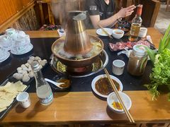 -果松木炭酸菜铜火锅·外婆参鸡汤