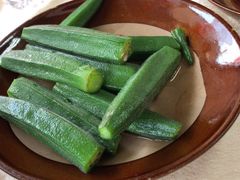 -猪三哥肥肠鸡川菜小炒