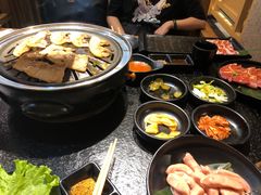 -臻牛烤肉