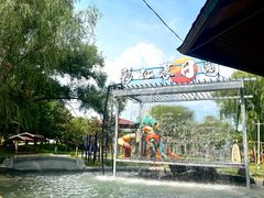 -雪山彩虹谷景区