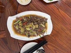 酸菜炒牛肉-吴祥记潮州菜·百年老字号·砂锅粥