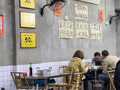 大堂-咏勝锑锅麻辣烫(净居寺路总店)