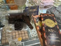 -VENCHI 闻绮(上海佛罗伦萨小镇店)
