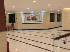 -东豪园林海鲜酒家(南港路辅路店)