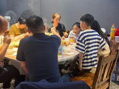 -老街烧烤大排档·地道湖北菜·龙虾馆(汉口火车站店)