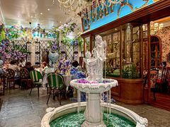 -秘密旅行Bonjour(黑金冠 江南西店)
