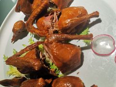 酱爆脆皮乳鸽-姜君·千岛湖鱼头馆(浦东大道店)