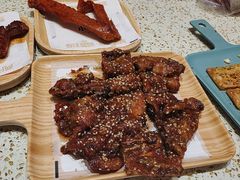 -小董哥烤串·爆汁大油边(故宫店)