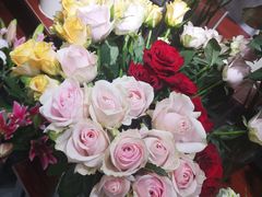 -何兮花店·气球派对鲜花店(马桥银春路万科城店)