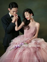 -雪中彩影婚纱摄影·微光艺术中心