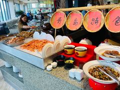 自助取餐区-青岛银沙滩温德姆至尊酒店-元素西餐厅