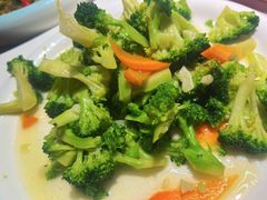 -老码头黑皮肘子锅包肉(赣水路店)