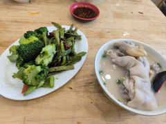 -雷祖芳老妈蹄花店