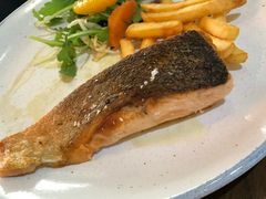 煎三文鱼排伴青柠香菜酱-FISH&POTATO Cō(地中海美食 万象城店)