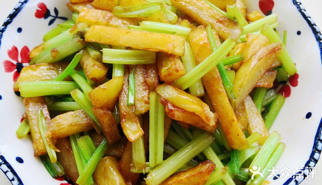 多一步更好吃的芹菜炒土豆条