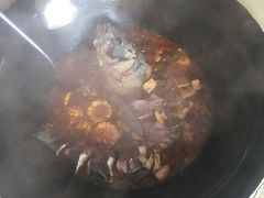 -三江鱼东北特色铁锅炖(骆驼店)