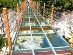 -燕子河大峡谷天坑仙境