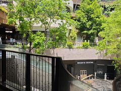 -瑞虹新天地月亮湾