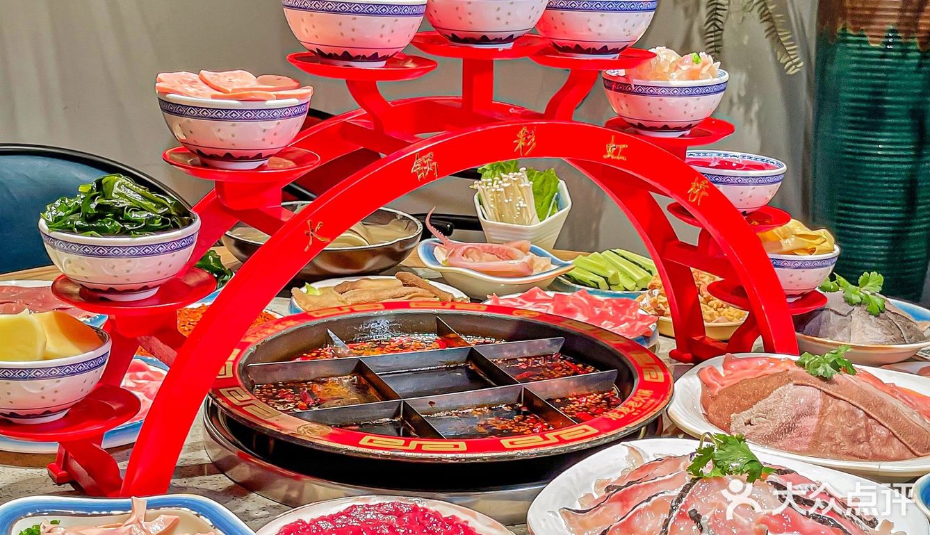 重庆火了18年老火锅‼️58元9个菜，冰淇淋免费… 