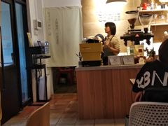 -彳亍咖啡·这里(水湾路店)