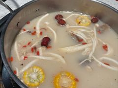 -三人行骨头王火锅(长寿店)