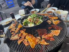 -小辣椒火盆烧烤(温泉南街店)