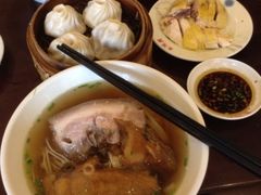 爆鱼焖肉面-朱鸿兴面馆(镇湖店)