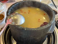-鲁朗纳麦石锅鸡庄园