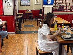 大堂-门框胡同百年卤煮(新街口店)