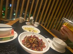 -鱼鲜饭香·招牌汽锅剁椒鱼头王