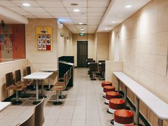 -麦当劳(展览馆店)