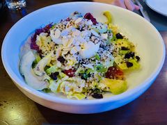 牛油果藜麦沙拉-Ambra Haus琥珀屋精酿餐厅(宝山店)