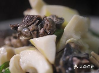 抱着个小碗吃着晚饭的那个味道