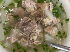 萝卜炖肘子-荣生萝卜汤饭店