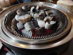-围炉肉舍•炭烤活鳗•丹东海鲜烤肉(步行街店)