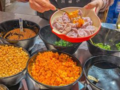 -爆炸头阿姨小四川正宗川味小吃(无任何分店)