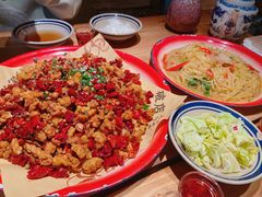 -泥糊破店小酒馆·团建聚餐(南京西路店)