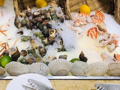 -大中华希尔顿酒店-念自助餐·嗨啤·小龙虾