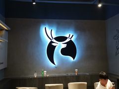 等位区-瑞幸咖啡(新世界中心店)