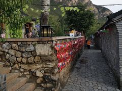 -百里峡七彩艺术小镇