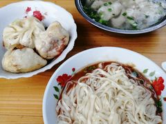 酸笋鱼滑-依云煎包店