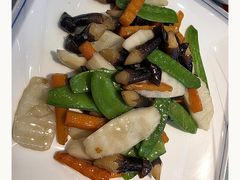 黑鸡枞菌炒田园三鲜-大师傅金奖啤酒鱼(西街口总店)