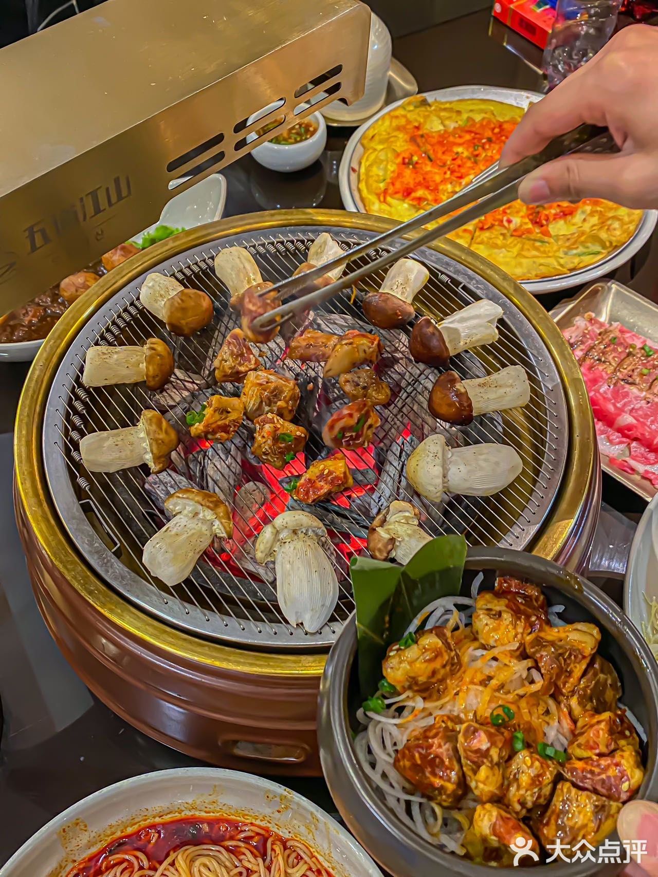 饭点需要排队，吃的还都是回头客， 推荐菜品
