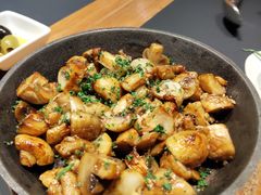 蒜炒磨菇-TUGA葡萄牙餐廳