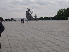 -巴陵广场