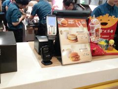 -麦当劳(轻轨曹杨路店)