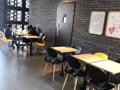 大堂-麦当劳(江滨北路得来速餐厅)