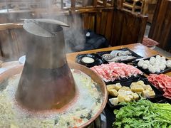 -果松木炭酸菜铜火锅·外婆参鸡汤