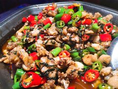 炭烧牛蛙平锅紫苏味-蘭奢雅集·江浙菜(青山江滩店)